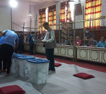 ललितपुरमा पनि मत गन्न थालियाे, यस्ताे थियाे अघिल्लाे चुनावकाे मतपरिणाम