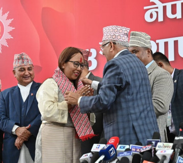 एमालेबाट संसद छिरिन्, माओवादीबाट राजदूत दोहोरिन नपाएपछि फर्किइन् पुरानै घर