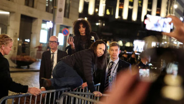 ११ महिनापछि सार्वजनिक भइन् नोबेल शान्ति पुरस्कार विजेता माचादो, पुरस्कार भने छोरीको हातमा