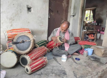 मादलले बजार पाएपछि जुठे बादी प्रसन्न