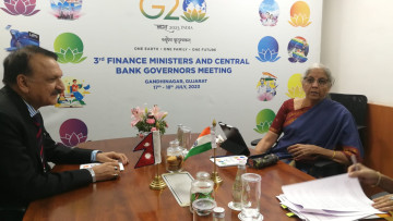 गुजरातमा भारतीय समकक्षीसँग अर्थमन्त्री महतको भेट, के भयो कुरा ?