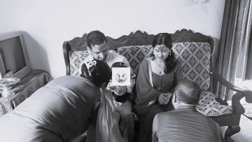 नेपालमा दसैँ मनाएपछि बुबा–आमालाई अमेरिका घुमाउन लगेकी थिइन् ममताले 