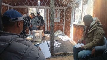 मनाङमा हेलिकोप्टरमार्फत् मतपेटिका पुर्‍याएपछि गणना सुरु