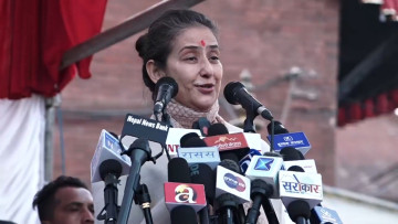 राप्रपाको कार्यक्रममा गएर मनिषा कोइरालाले भनिन्– अरुले बिर्से पनि लिङ्देनले बीपीलाई सम्झेका छन्