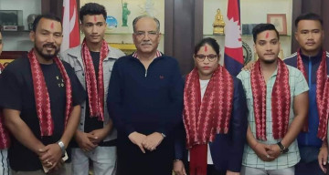 खुमलटार पुगेर माओवादी प्रवेश गरिन्  नेकपा एसकी सुदूरपश्चिम प्रमुख सचेतक