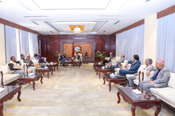 प्रतिनिधिसभा बैठक चलिरहँदा बालुवाटारमा सत्ता गठबन्धनको बैठक सुरु 