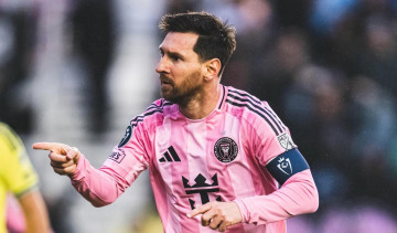 मेस्सीको ९०० गोल पूरा