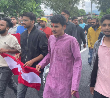 गण्डकीको सरकारविरुद्ध नेविसंघको प्रदर्शन- निर्णय फिर्ता नभए श्रीलंकामा जस्तै कोठामै पस्छौँ (भिडियो)