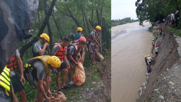 उदयपुरमा बाँध बगाउने गरी उर्लियो बरुवा खोला, तटबन्ध निर्माणमा नेपाली सेना (तस्वीरहरू)