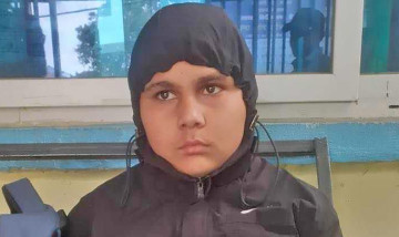 स्कुलबाट फर्किने क्रममा चितवनबाट बेपत्ता निकेश हेटौँडामा भेटिए 