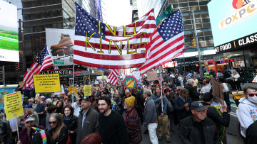 अमेरिकामा पनि चर्कियो आन्दोलन, ‘नो किङ्स’ भन्दै ट्रम्पविरुद्ध सडकमा उत्रिए हजारौँ मानिस