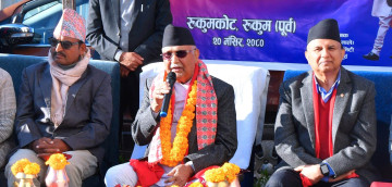 वर्तमान सरकारले छिमेकी मुलुकहरूसँग ठाडो शिर गरेर कुरा गर्न सक्दैनः ओली