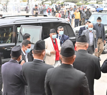 सभामुखले बैठक सुरु गर्न ढिलाइ गरेपछि संसद् भवनबाट बाहिरिए प्रधानमन्त्री ओली