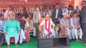 धनुषामा ओलीले भने– पार्टीको काम देखेर एमालेप्रति देशभरि जनलहर आयो