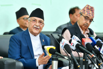 सरकार आफैँले संसद बैठक चल्न दिएनः ओली