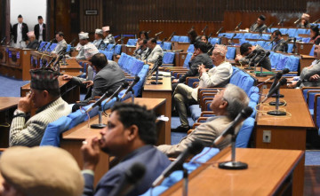 राजाको पालामा नेतालाई थुनामा राख्दा कसलाई हतकडी लगाइएको थियो ? जवाफ चाहियो: सांसद कार्की