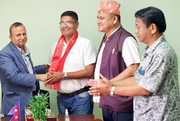 माओवादीनिकट निर्माण व्यवसायी संगठनका सचिव यादव एमालेमा प्रवेश