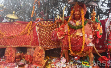 अवरुद्ध सडक खुलेपछि पाथीभरामा तीर्थयात्रीको चहलपहल