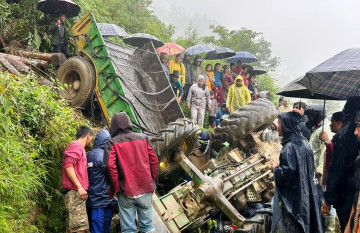 भोजपुरमा ट्र्याक्टर दुर्घटना हुँदा दुई जनाको मृत्यु, चार घाइते