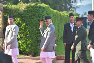 स्वदेश फर्किए प्रधानमन्त्री ओली (तस्वीरहरू)