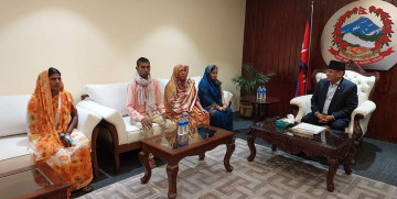 प्रधानमन्त्रीसँग गौर हत्याकाण्डका पीडितको भेट, प्रचण्डले भने- छिट्टै वार्ता टोली बनाउँछु