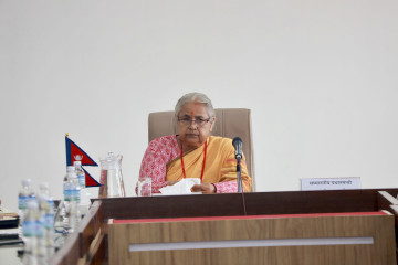 निजीक्षेत्रसँग प्रधानमन्त्री– खरानीबाट उठ्ने मनोबल देखाउनुहोस्, राज्यले होस्टेमा हैँसे गर्छ