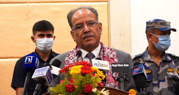 ‌ओलीलाई लक्षित गर्दै प्रचण्डले भने- भ्रष्टाचार गर्दिनँ, गर्न दिन्नँ भन्ने साइनबोर्डभित्र भ्रष्टाचारबाहेक केही नगर्ने