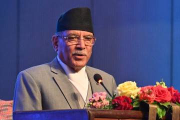 प्रधानमन्त्री दाहाल खप्तडमा