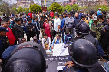 एन्फा मुख्यालयअगाडि शीर्ष डिभिजन क्लबहरूको धर्ना