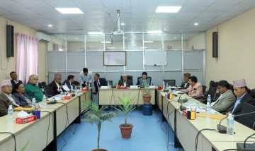 सरकारलाई संसदीय समितिको निर्देशन- काठमाडौं नदी किनारका सुकुम्बासी बस्ती ६ महिनाभित्र हटाउनू