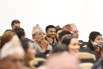 सांसद यादवको व्यंग्य– ओलीलाई छलेको भूतले बादललाई छल्यो, झाँक्री खोजियोस्