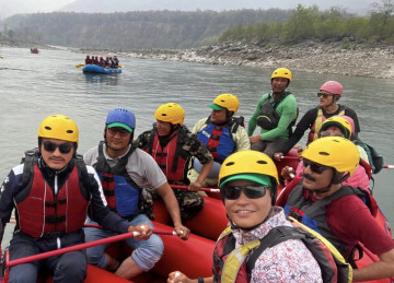 महाकाली नदीमा व्यावसायिक र्‍याफ्टिङ सुरु