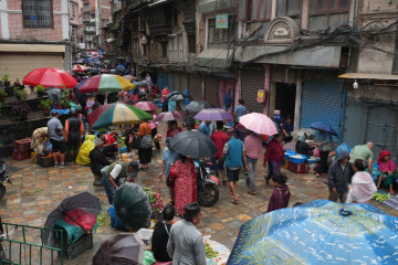 बिहानैदेखि झरी परेपछि... (तस्वीरहरू)
