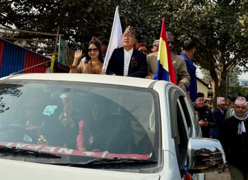 झापा ३ बाट राप्रपा अध्यक्ष राजेन्द्र लिङ्देनले गराए उम्मेदवारी दर्ता