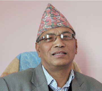 मन्त्री पद जाेगाउन बाबुराम छाडेर उपेन्द्रतिर लागेका श्रेष्ठ