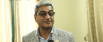 हिंसात्मक गतिविधि छाडेर शान्तिपूर्ण राजनीतिमा आएकाहरूको मुद्दा खारेज गर्नु हुँदैनः रमेश लेखक