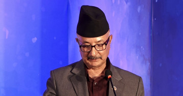 अर्थतन्त्रको सुधारका लागि सरकार निजी क्षेत्रसँग सहकार्य गर्न तयार छः उद्योगमन्त्री रिजाल