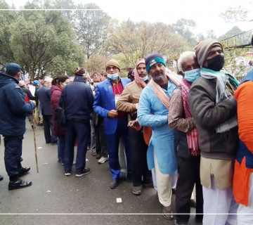 राप्रपाकाे मतदान जारी, मध्यरातमा परिणाम आउने