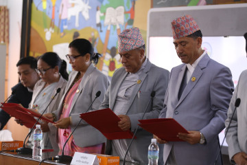 राष्ट्रियसभाका चार समितिका सभापतिले लिए शपथ