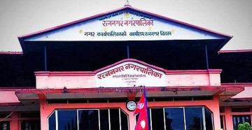 रत्ननगर नगरपालिकाले सुरु गर्‍यो गोठमा भेटेरिनरी, खेतमा कृषि प्राविधिक सेवा