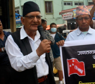 देशमा उद्योग, कलकारखान खोल्नुको सट्टा सांसद र मन्त्रीको उद्योग खोलियो : चित्रबहादुर केसी