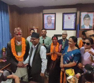 बुटवलका मेयर र उपमेयरले गरे पदभार ग्रहण, पहिलो निर्णय सुकुम्बासी समाधान गर्ने 