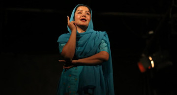 रंगमञ्चमा फर्किएकी रेखा (तस्वीरहरू)