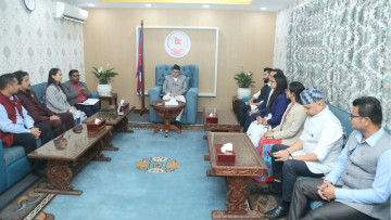 सभामुखलाई भेटेर लामिछानेले फेरि भने- सांसद निलम्बन फुकुवा गरिदिनुहोस्