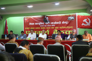 प्रचण्डले स्पष्ट रूपमै भने- आँधीबेरी झेलेको छु, नेतृत्व छोड्दिनँ