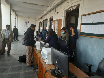 समानुपातिकको बन्द सूची बुझाउन ठूला दल अझै पुगेनन्, आयोगमा बढ्न थाल्यो भिड