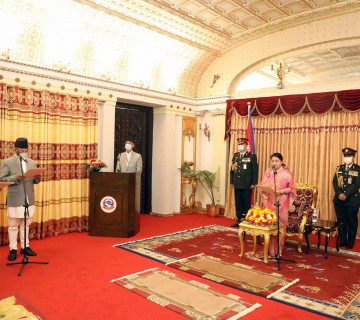 राजदूतद्वय रेग्मी र विश्वकर्माले लिए शपथ