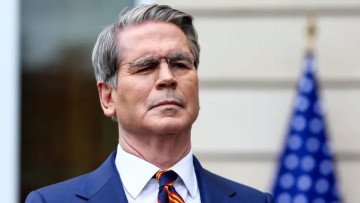 अमेरिकाले समुद्रमा रोकिएको इरानी तेलमाथिको प्रतिबन्ध हटायो