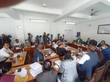 आन्दोलनरत चिकित्सकहरूलाई गृहसचिवको आग्रह- दोषीमाथि कारबाही हुन्छ, आन्दोलन फिर्ता लिनुस्