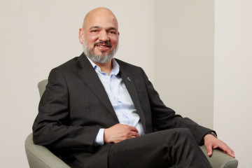 व्यवसायी शेखर गाेल्छा नक्सालबाट पक्राउ